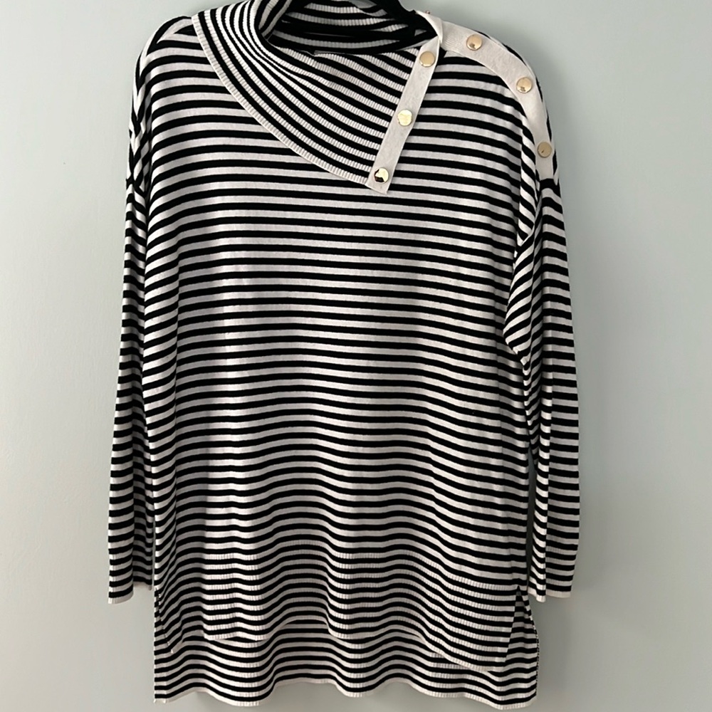 Chico’s Zenergy black & white stripe tunic with gold snap on neck and shoulder L